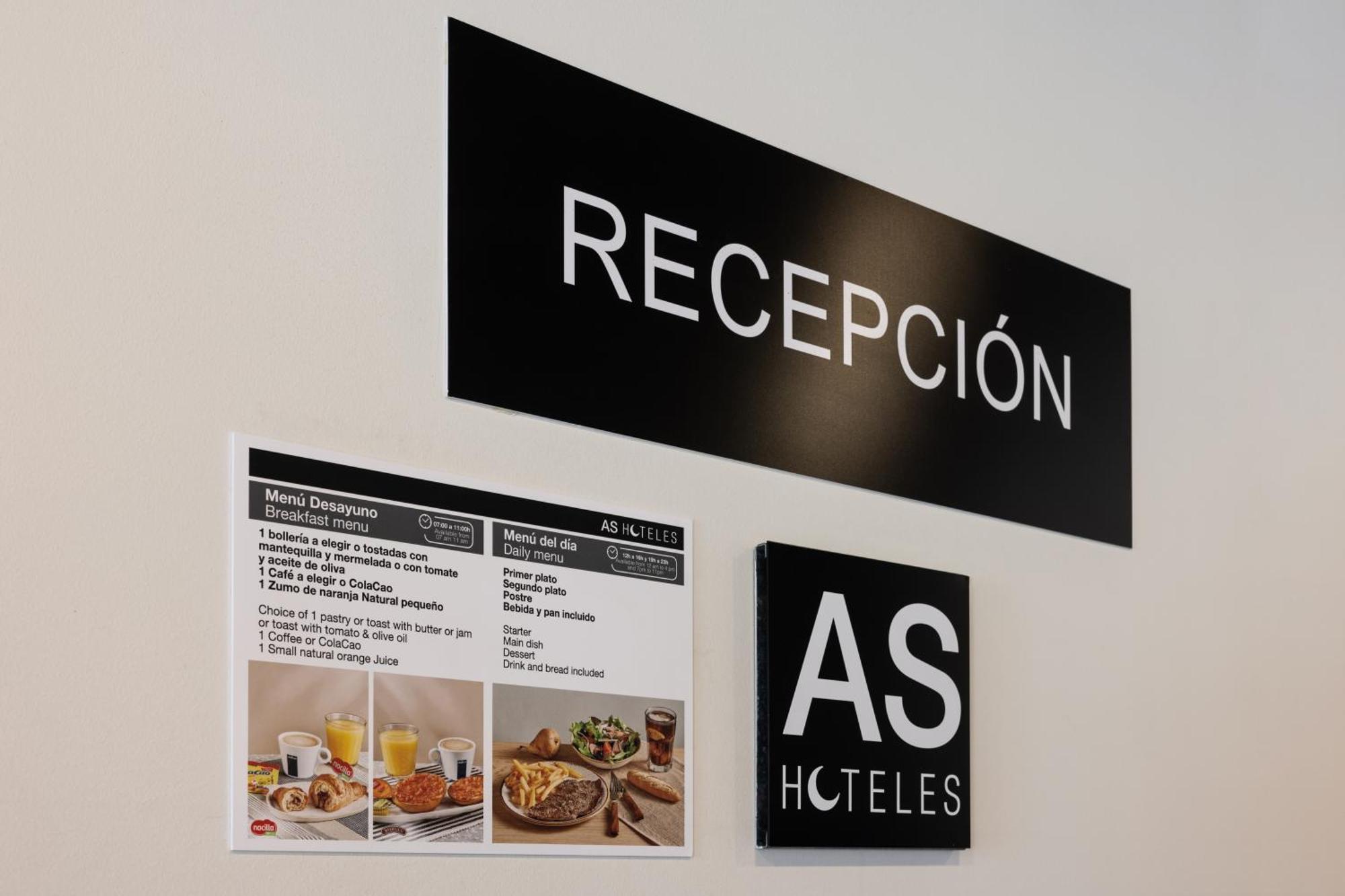 As Hoteles Ponferrada Columbrianos Exterior foto